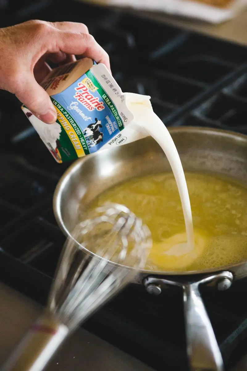 Alfredo-Sauce-with-White-Wine-and-Garlic.jpg