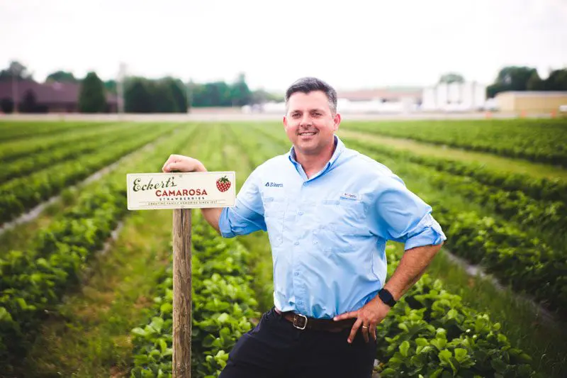 Chris-Eckert-+-Strawberry-Fields.jpg