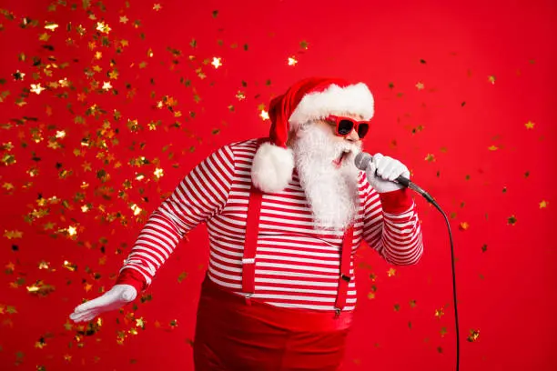 singing santa