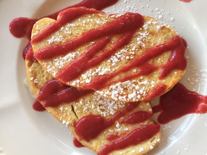 French-Toast-with-Strawberry-Sauce.jpg