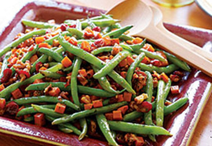 Sauteed-Green-Beans-with-Cranberries-amp-Walnuts
