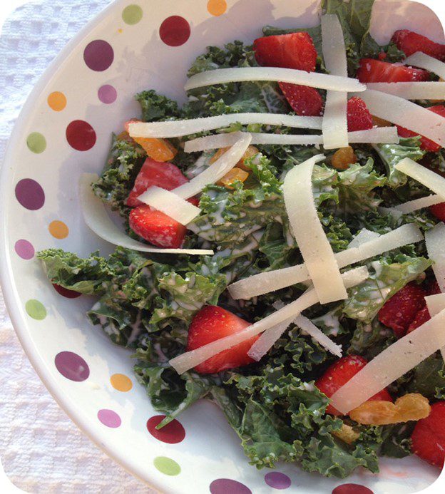 kale salad with strawberries